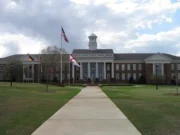 Университет Троя запускает программу по искусственному интеллекту для сельских бизнесов Алабамы