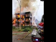 Трехэтажная квартира в восточном Канзас-Сити разрушена после пожара в пятницу утром